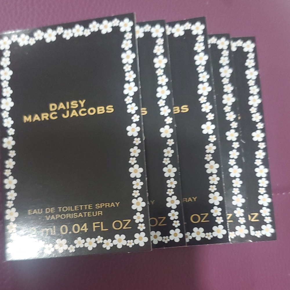 Marc Jacobs Daisy Black and White Eau de Toilette - 5 samples